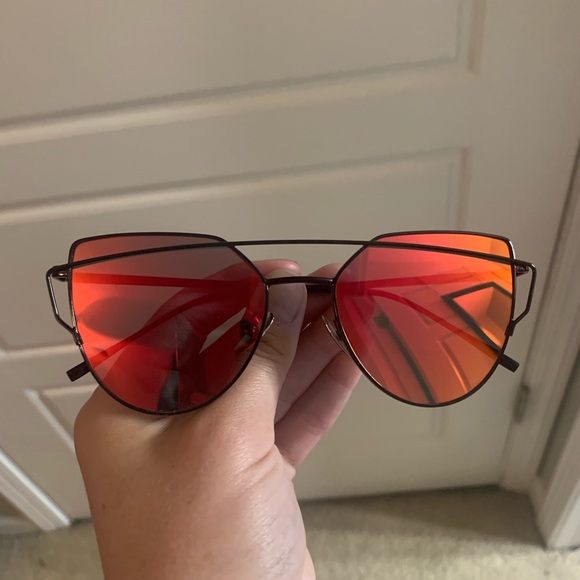 Red & Black Mirror Cat Eye Aviators - Picture 7 of 8